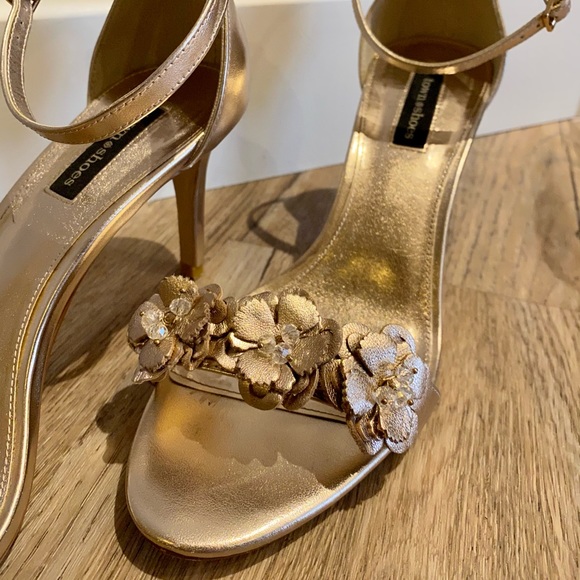Size 39 (8.5) Rose Gold Heels - Picture 1 of 5